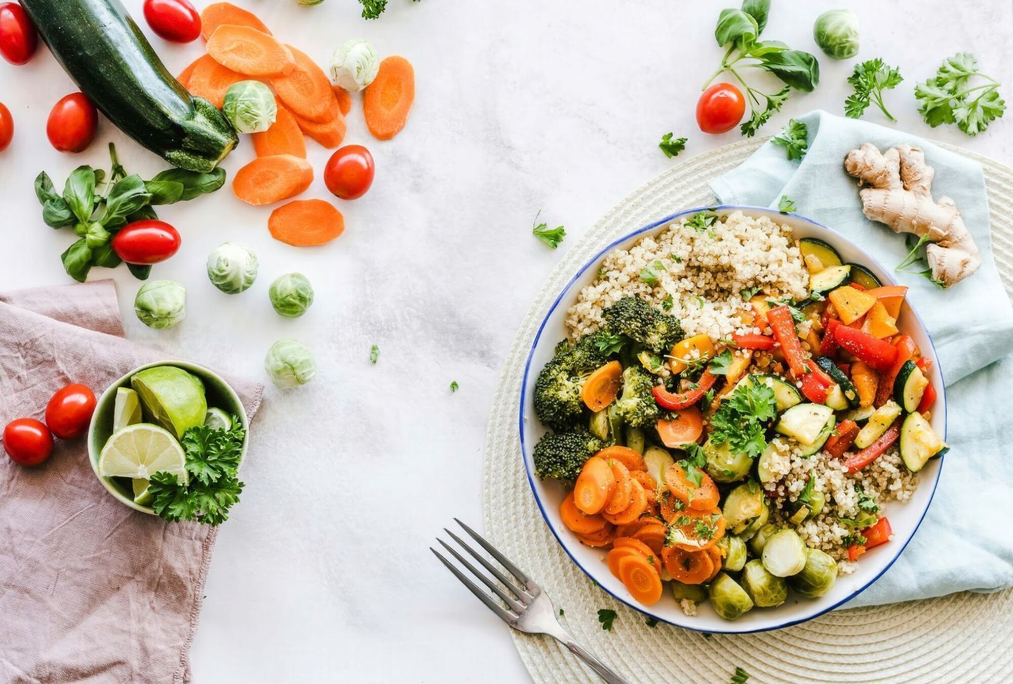 Summer at the table: the Mediterranean bowl
